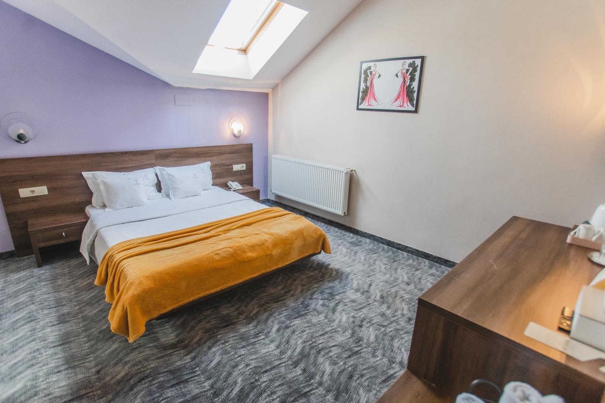 Caro Boutique Hotel Oradea Luaran gambar